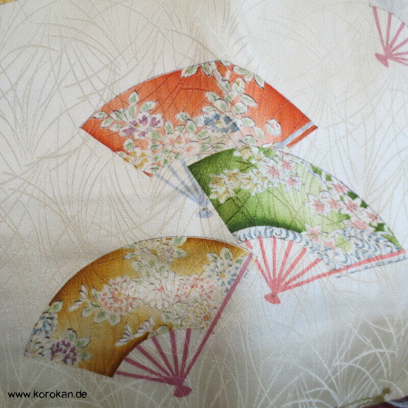 Fächerdruck, Goldakzente Komon Seiden Kimono