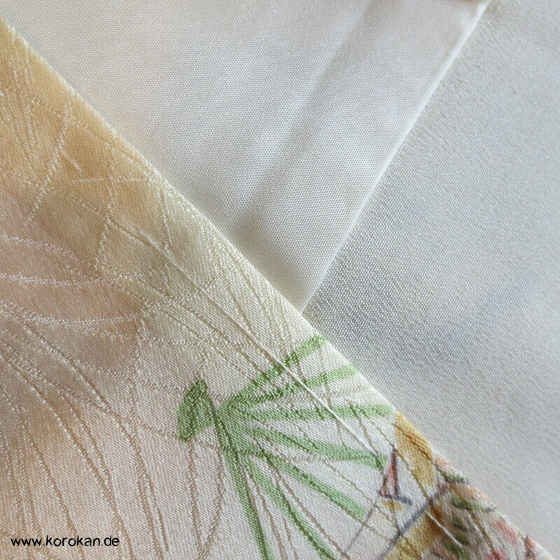 Fächerdruck, Goldakzente Komon Seiden Kimono