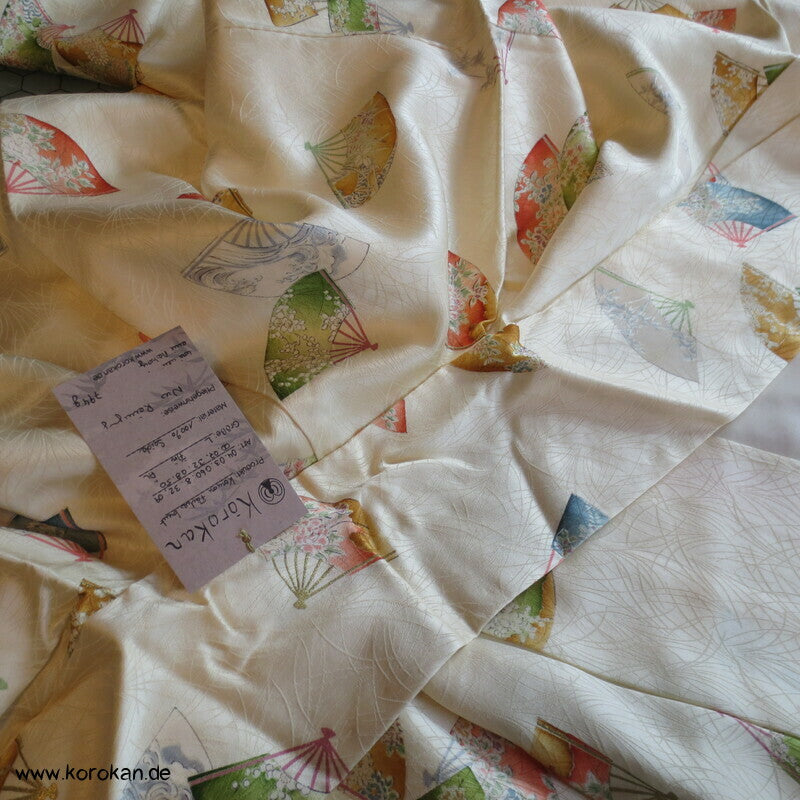 Fächerdruck, Goldakzente Komon Seiden Kimono