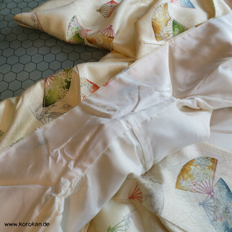 Fächerdruck, Goldakzente Komon Seiden Kimono