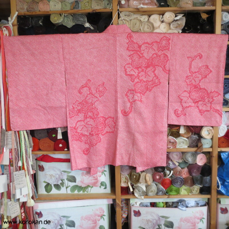 Full Shibori Weinblätterranken Seidendamast Haori Kimonojacke