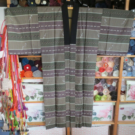 Wildschweine, Regenschirme, Blüten, Kanji Juban Kimono