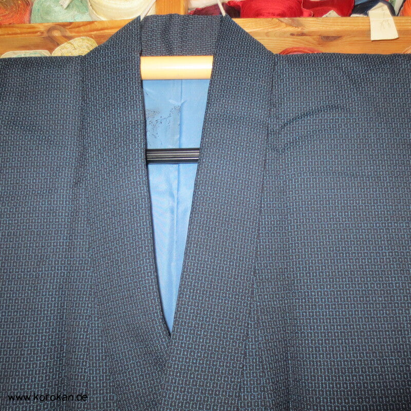 großes Kimono und Haori Set blau schwarzer Kikko Wolle / Seide, wie neu