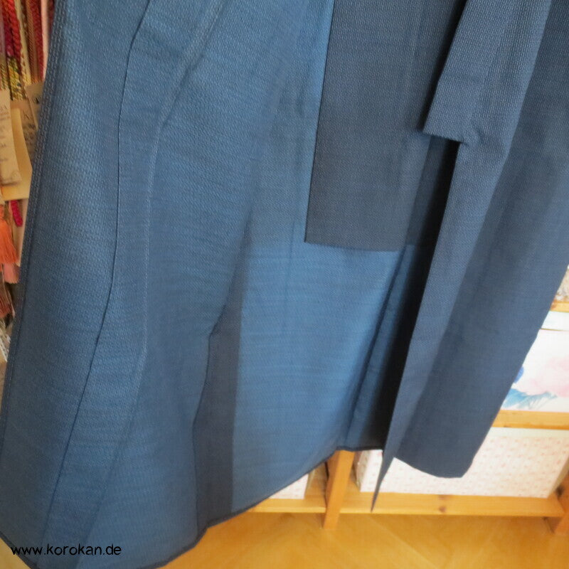 großes Kimono und Haori Set blau schwarzer Kikko Wolle / Seide, wie neu