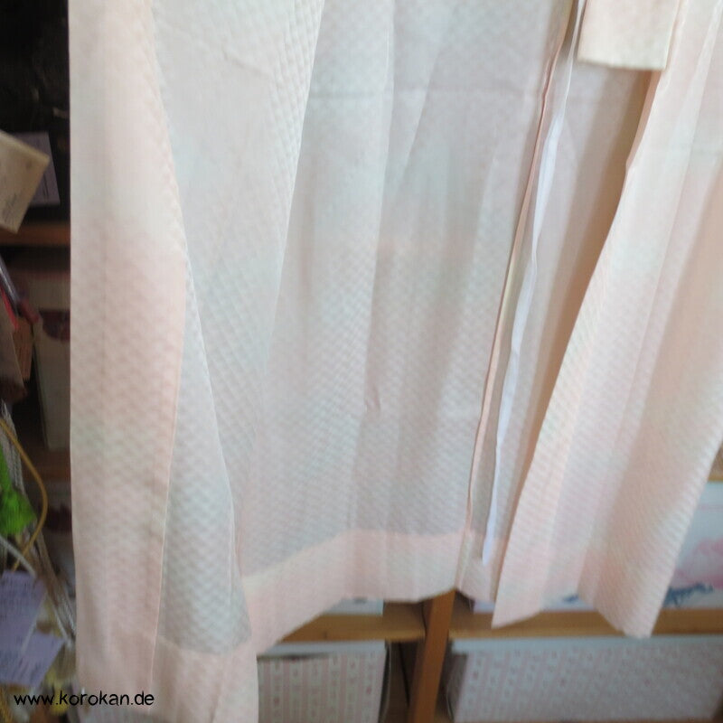 rosa fishscale Juban Unterkimono mit besticktem Han Eri Kragen