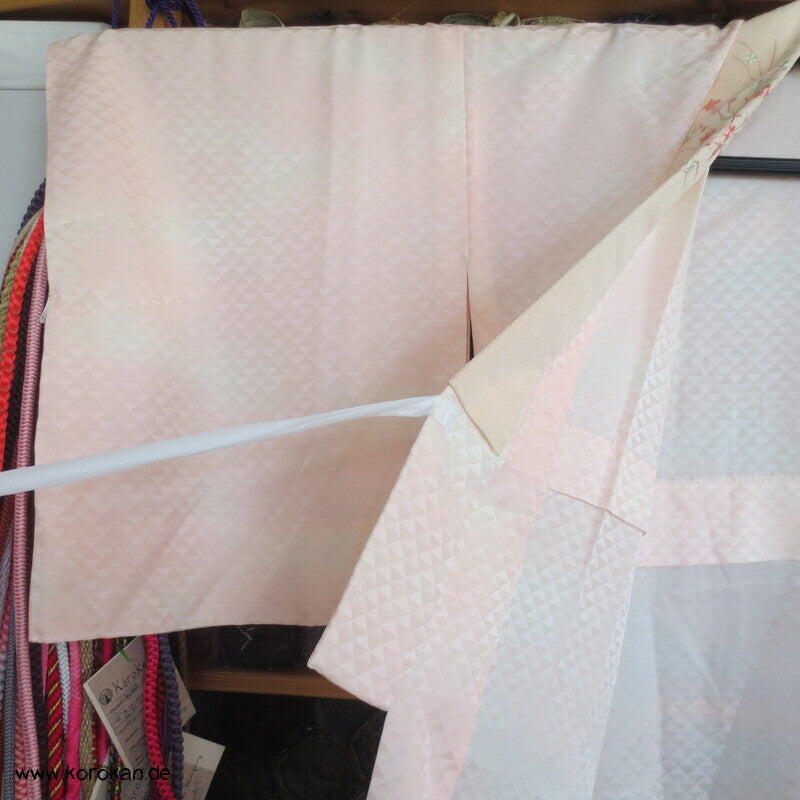 rosa fishscale Juban Unterkimono mit besticktem Han Eri Kragen