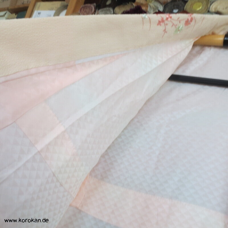 rosa fishscale Juban Unterkimono mit besticktem Han Eri Kragen