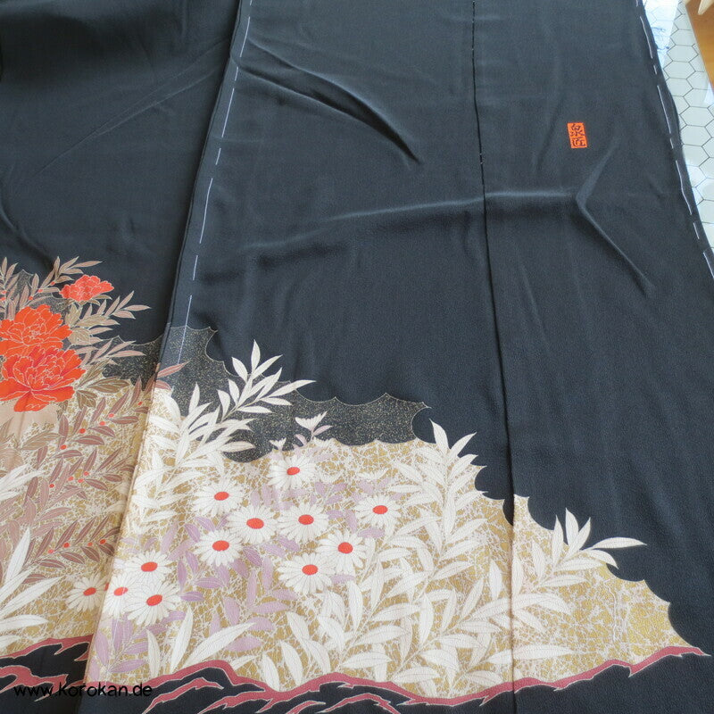 Tomesode, roter Vogel im Pfingstrosenbusch Seiden Karieba