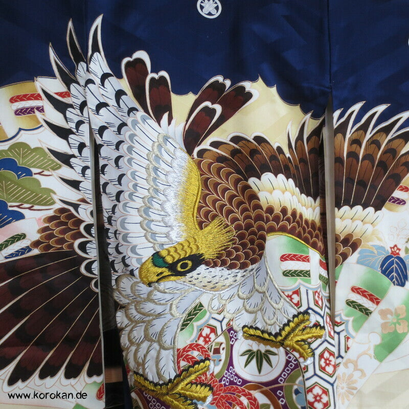 Furisode - Prachtkimono für kleine Jungen, Habicht Stickerei Sayagata Seidendamast
