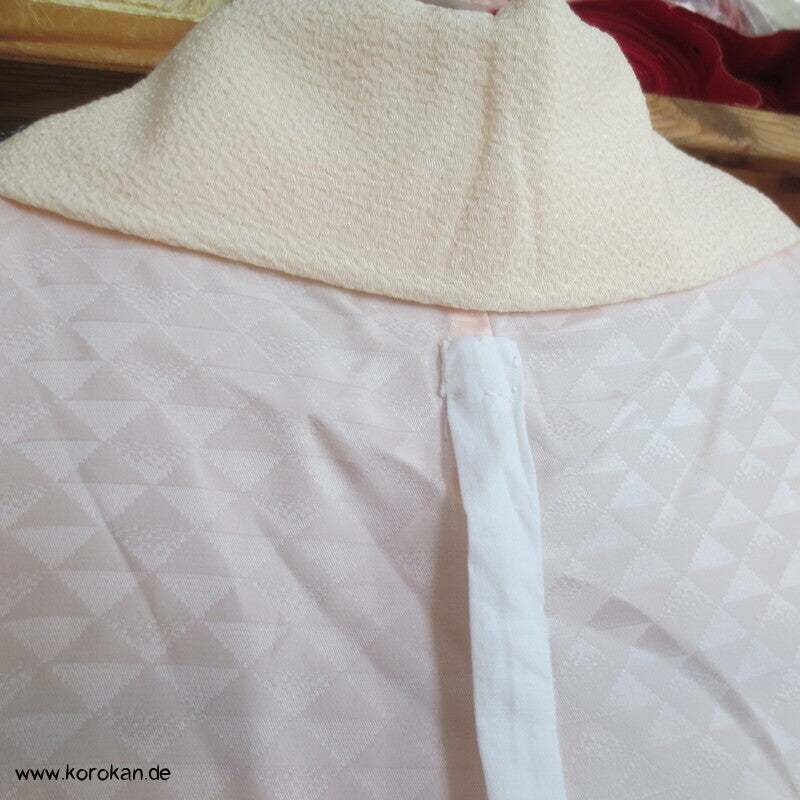 rosa fishscale Juban Unterkimono mit besticktem Han Eri Kragen