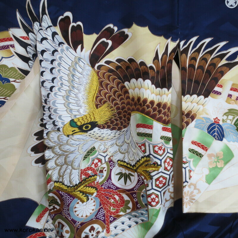 Furisode - Prachtkimono für kleine Jungen, Habicht Stickerei Sayagata Seidendamast