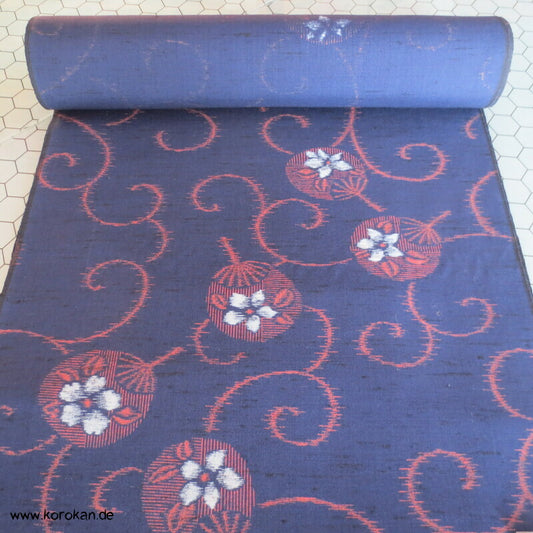 Arabesken und Uchiwa Fächer auf blau Woll Kimono Tanmono