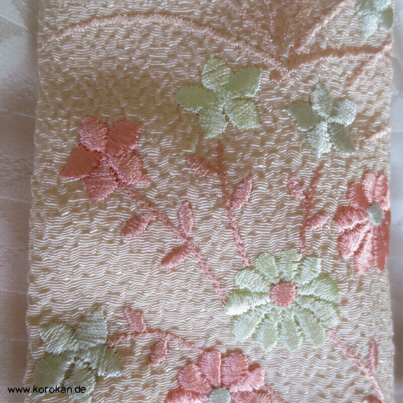 rosa fishscale Juban Unterkimono mit besticktem Han Eri Kragen