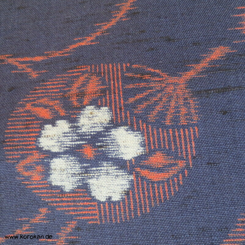 Arabesken und Uchiwa Fächer auf blau Woll Kimono Tanmono