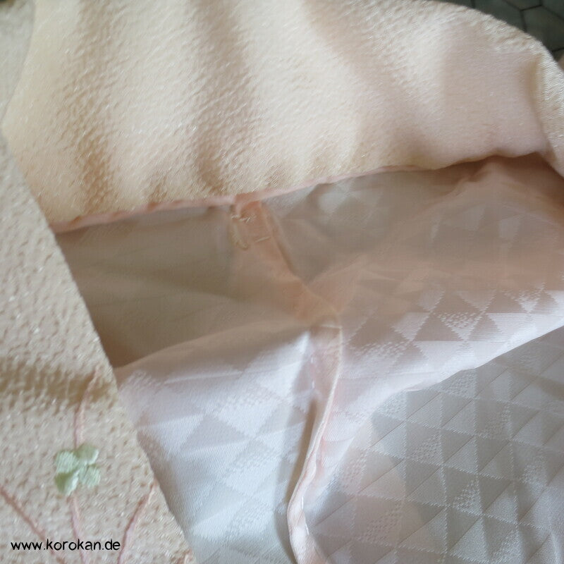 rosa fishscale Juban Unterkimono mit besticktem Han Eri Kragen