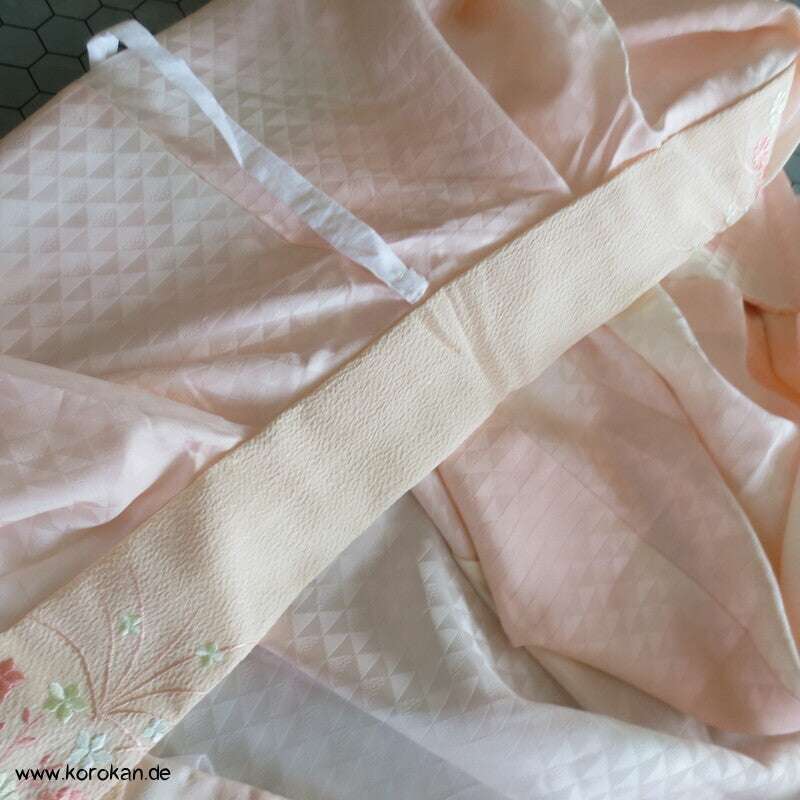rosa fishscale Juban Unterkimono mit besticktem Han Eri Kragen