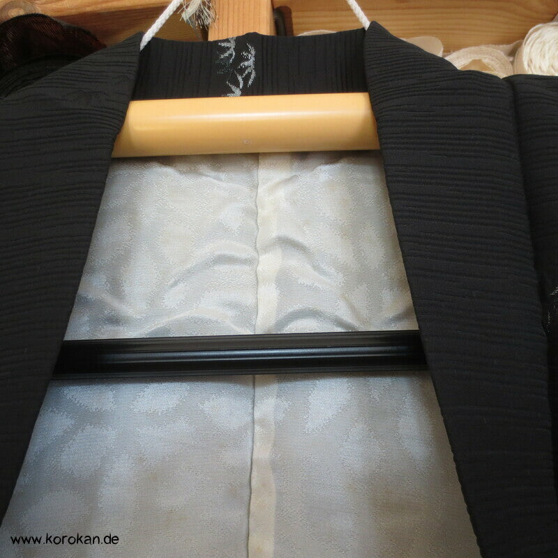 gold und silber Bambus auf schwarzem Seidendamast  Haori Kimono Jacke, mit Himo