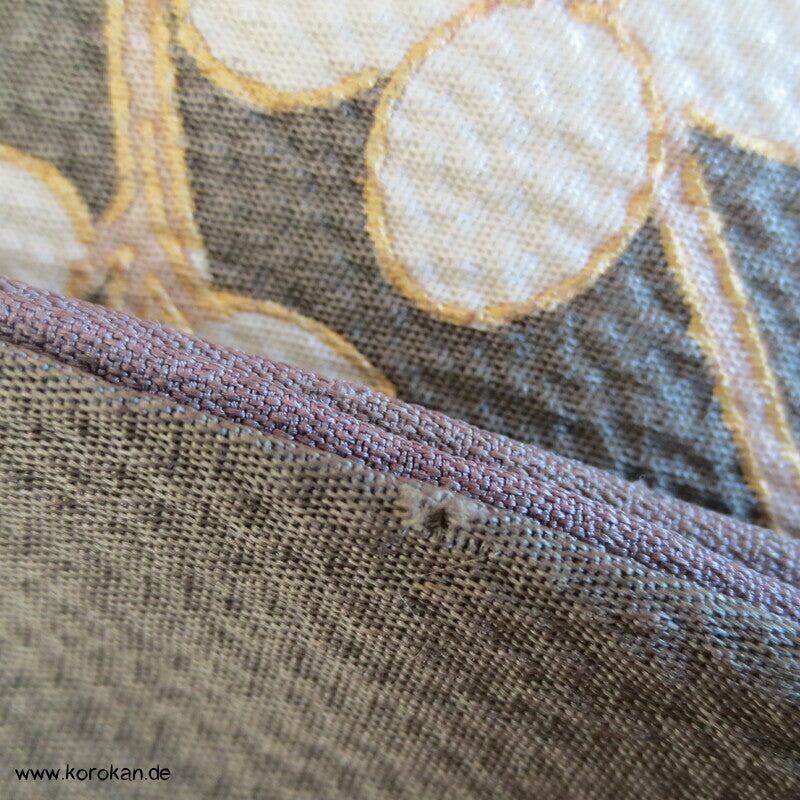 Nandina Zweige auf graugrün Homongi Kimono