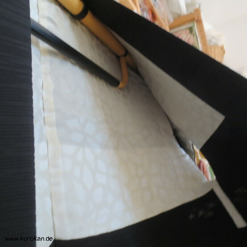 gold und silber Bambus auf schwarzem Seidendamast  Haori Kimono Jacke, mit Himo