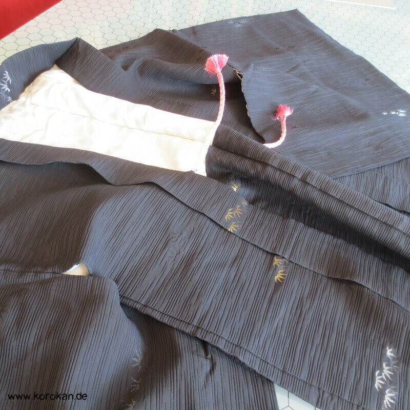 gold und silber Bambus auf schwarzem Seidendamast  Haori Kimono Jacke, mit Himo
