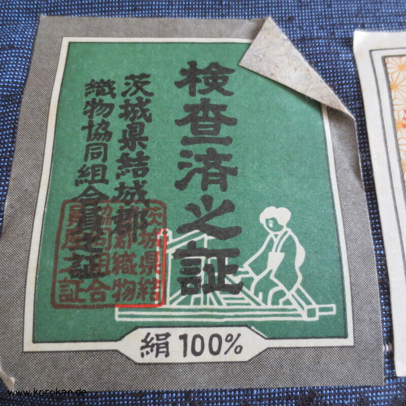 Blütenranken Kasuri Tsumugi Kimono Seide, originalgeheftet