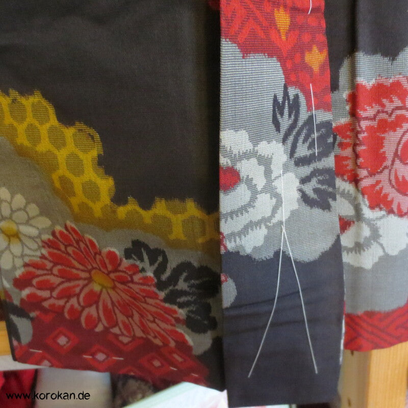 Päonien in Wolken auf schwarz Meisen Haori Kimono Jacke
