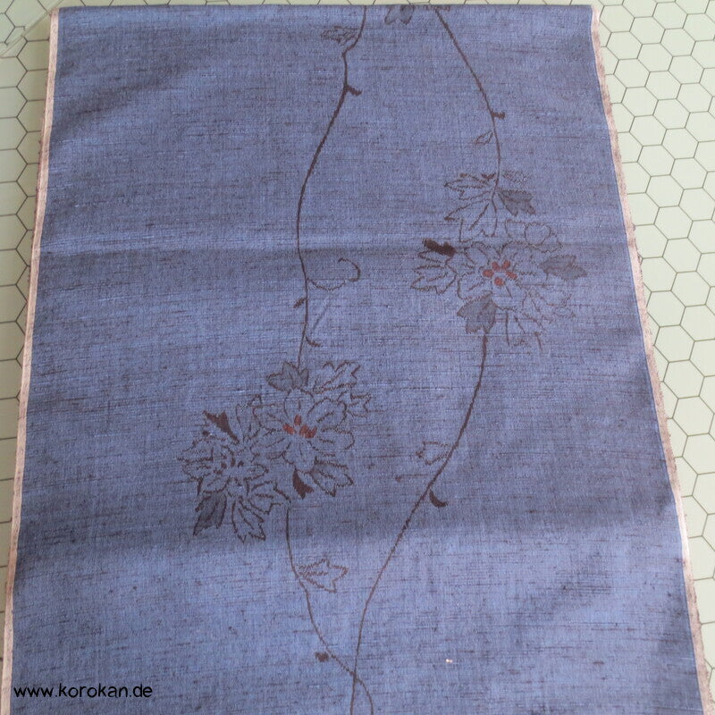 Blütenranken Kasuri Tsumugi Kimono Seide, originalgeheftet