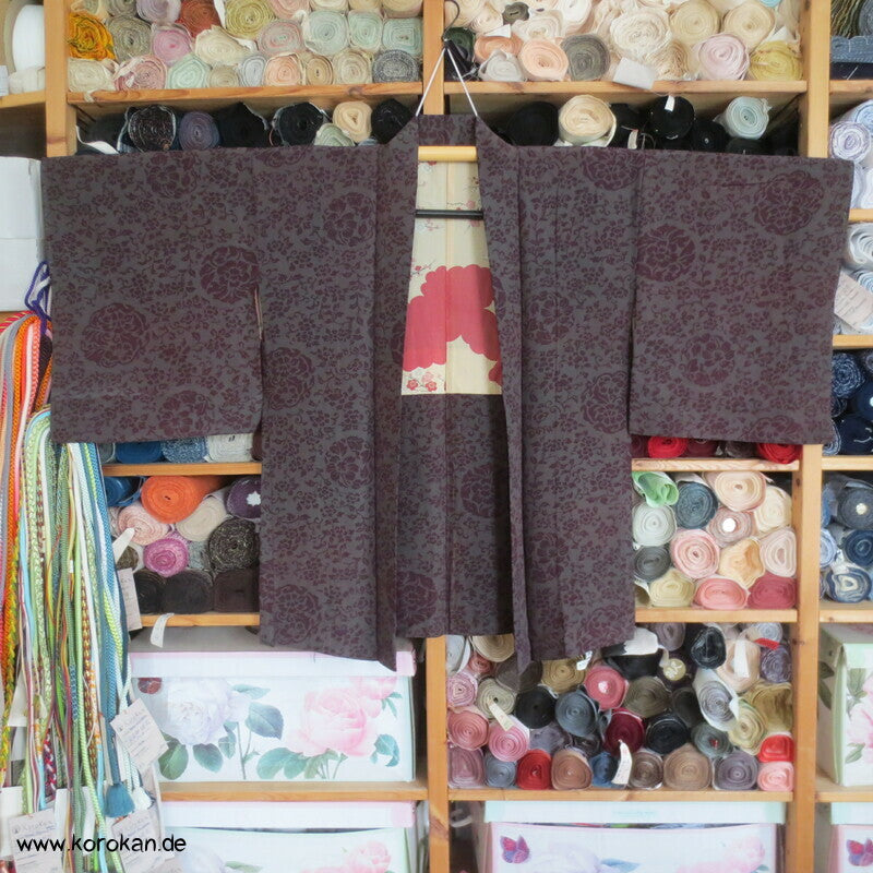 feingestreifter Seidenkrepp mit Kusudama Haori
