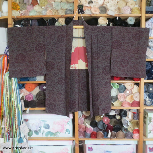 feingestreifter Seidenkrepp mit Kusudama Haori