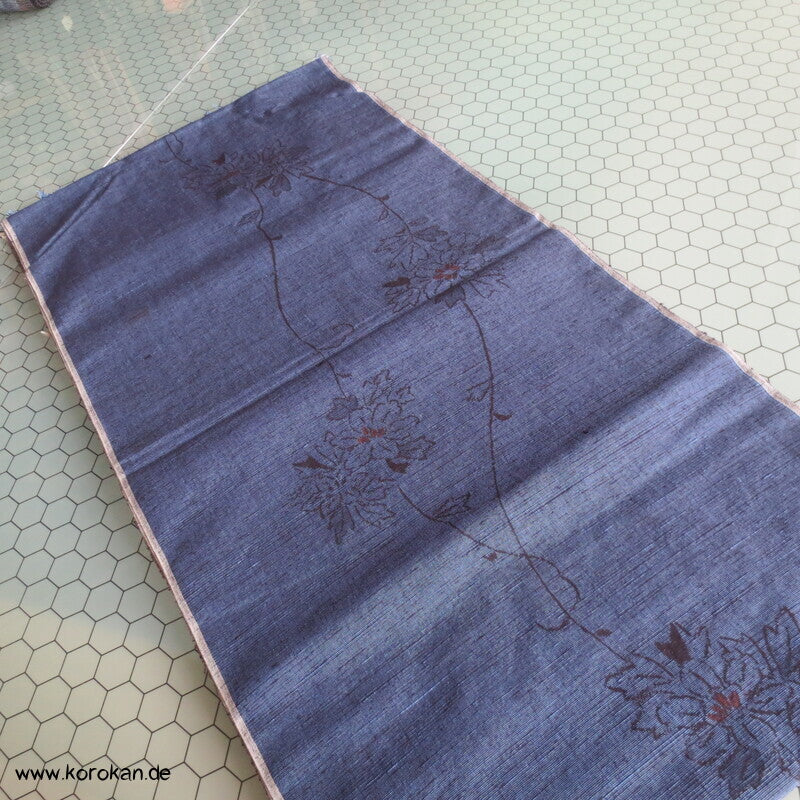 Blütenranken Kasuri Tsumugi Kimono Seide, originalgeheftet