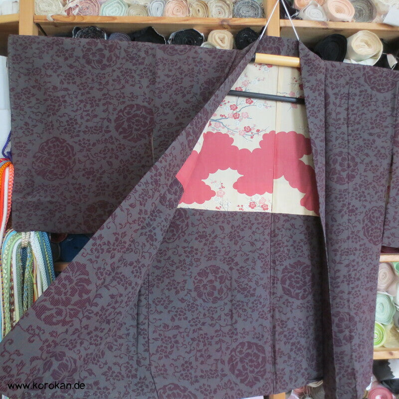 feingestreifter Seidenkrepp mit Kusudama Haori