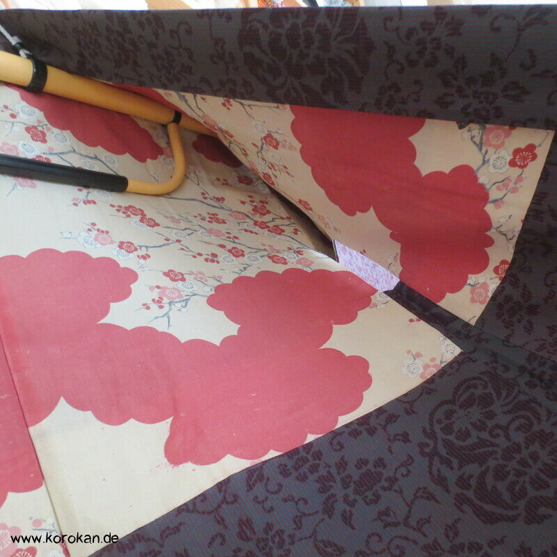 feingestreifter Seidenkrepp mit Kusudama Haori