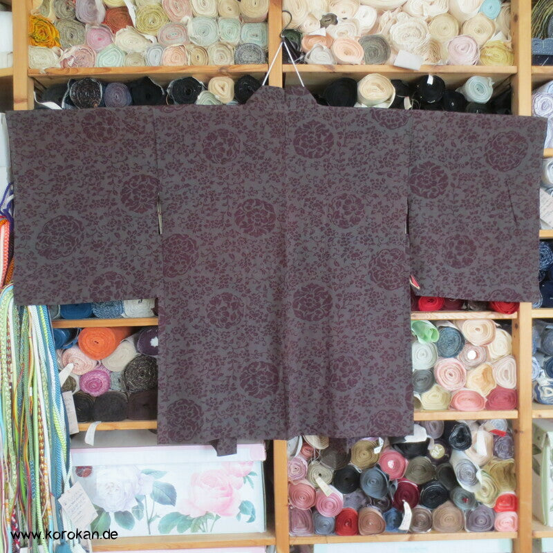 feingestreifter Seidenkrepp mit Kusudama Haori