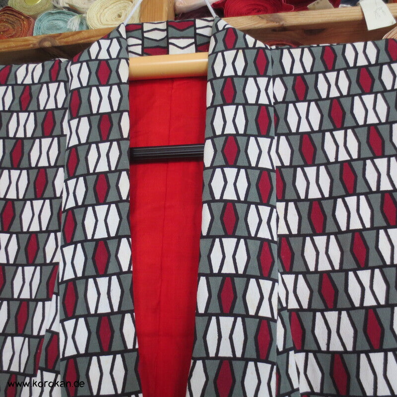 geometrischer antiker Seidencrepe Komon Kimono, rotes Futter