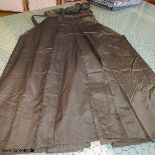 graubeige gestreifte Seide Hakama - Umanori Hosen - Typ