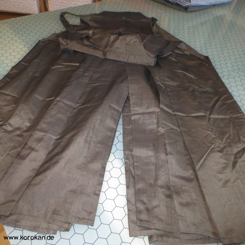 graubeige gestreifte Seide Hakama - Umanori Hosen - Typ