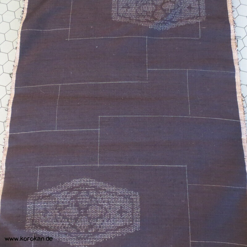 Kikko vor Rechteckgitter Kasuri Tsumugi Kimono Seide, originalgeheftet