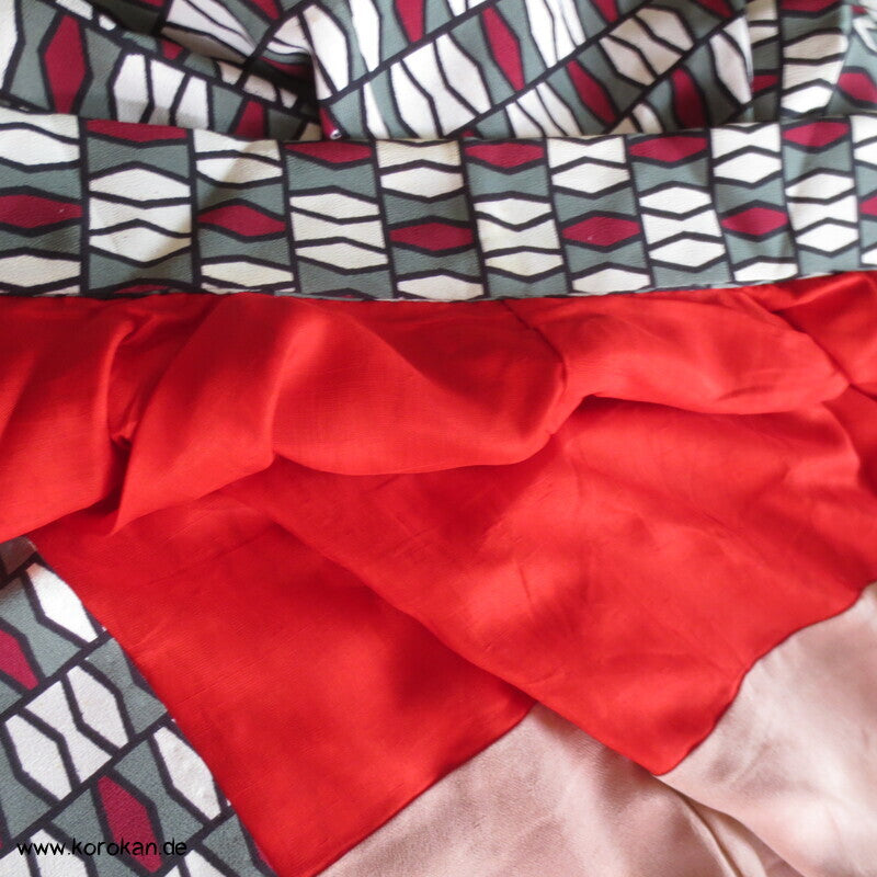 geometrischer antiker Seidencrepe Komon Kimono, rotes Futter