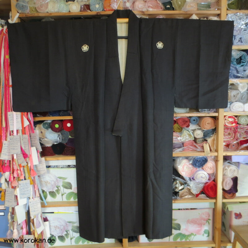 Montsuki - schwarzer Habutai Seiden Kimono, 5 Mon