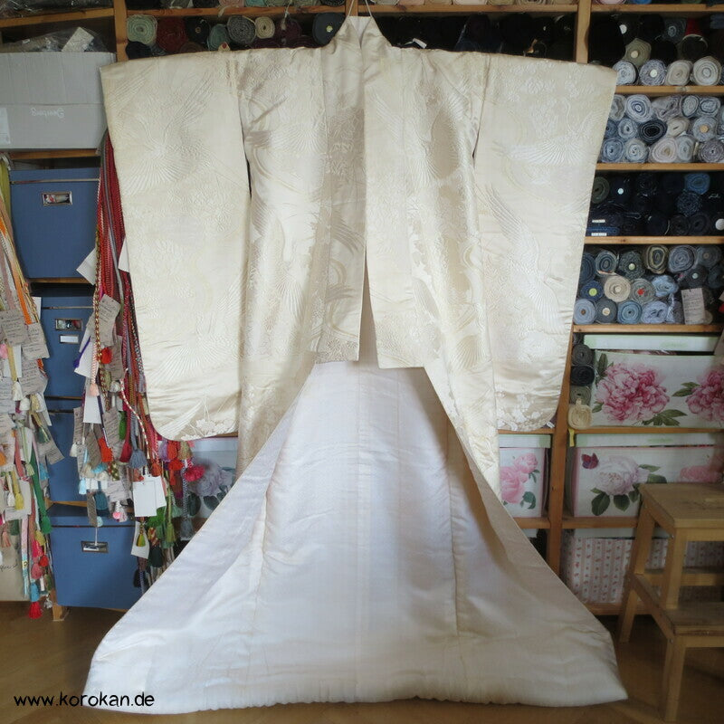 gewebte Kraniche und Päonien Seidenbrokat Uchikake - Kimono Hochzeitsmantel