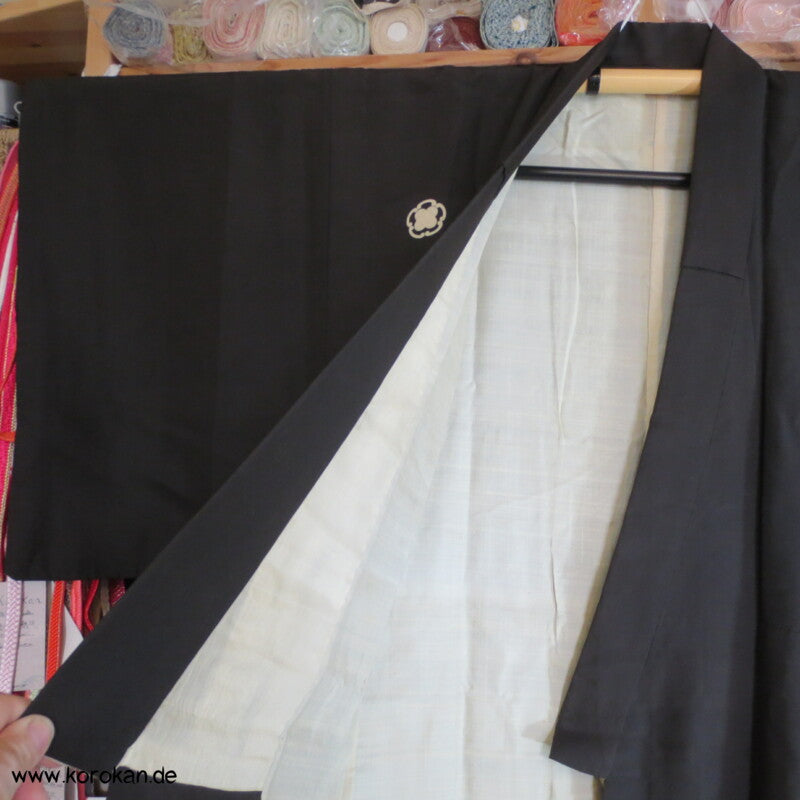 Montsuki - schwarzer Habutai Seiden Kimono, 5 Mon