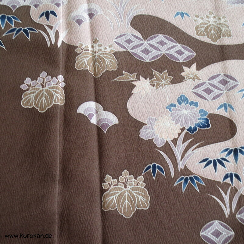 Homongi Kimono Seidencrepe dunkelbraun mit Wintermotiven