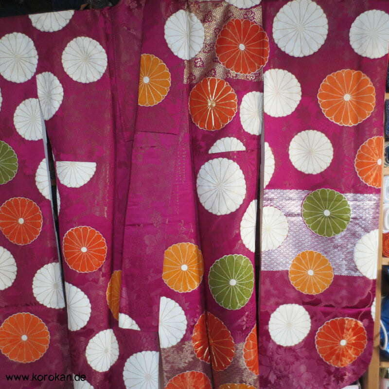 kaiserliche Chrysanthemen Seidendamast Furisode Kimono