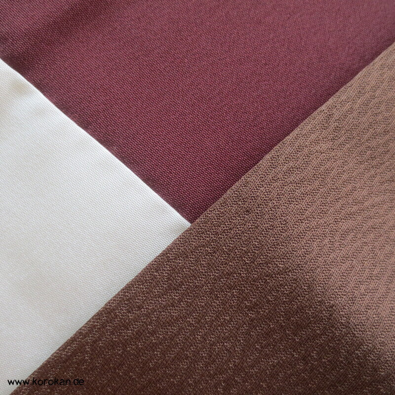 Homongi Kimono Seidencrepe dunkelbraun mit Wintermotiven