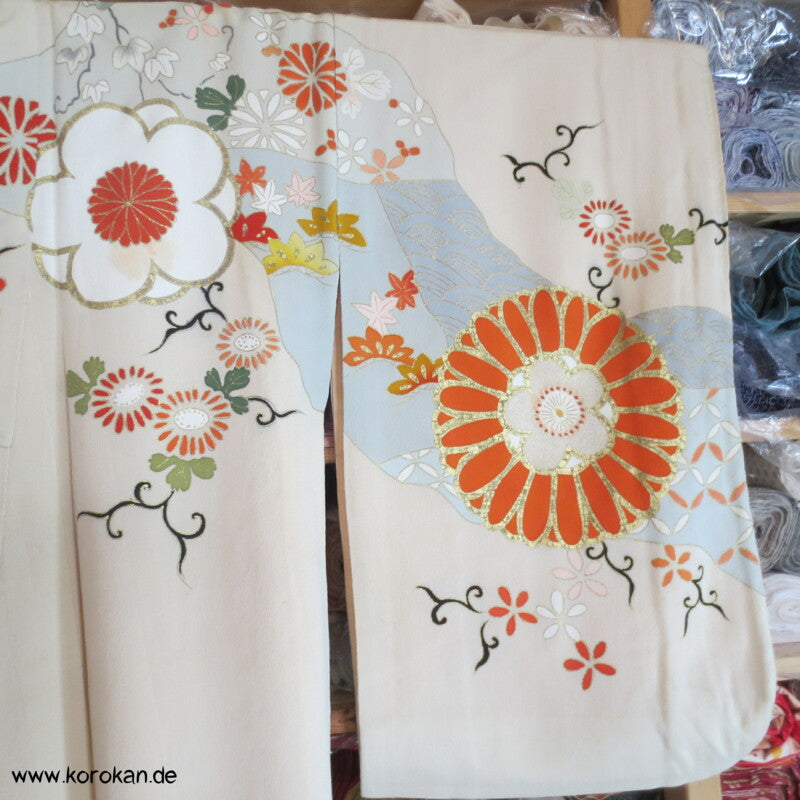 Genji Guruma, Chrysantheme, Gold Homongi