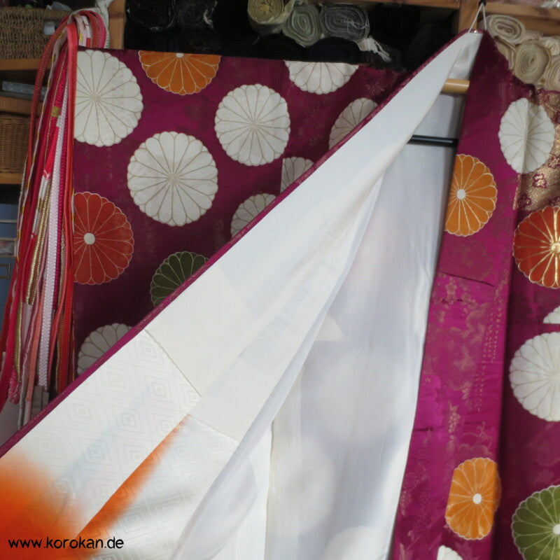 kaiserliche Chrysanthemen Seidendamast Furisode Kimono