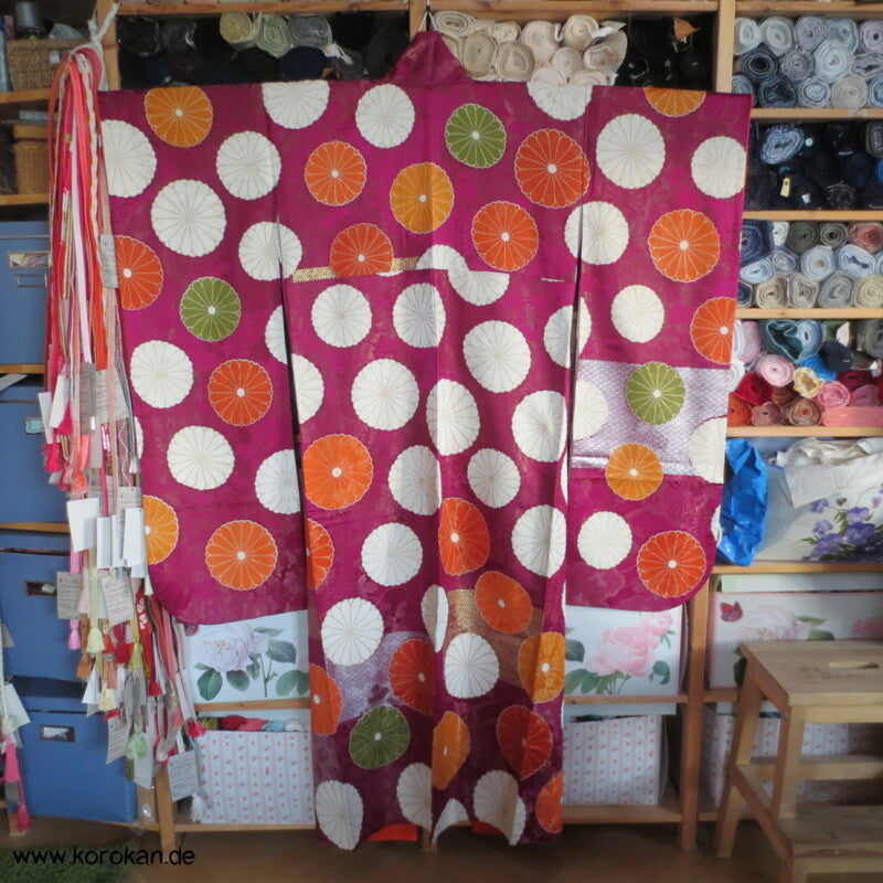 kaiserliche Chrysanthemen Seidendamast Furisode Kimono