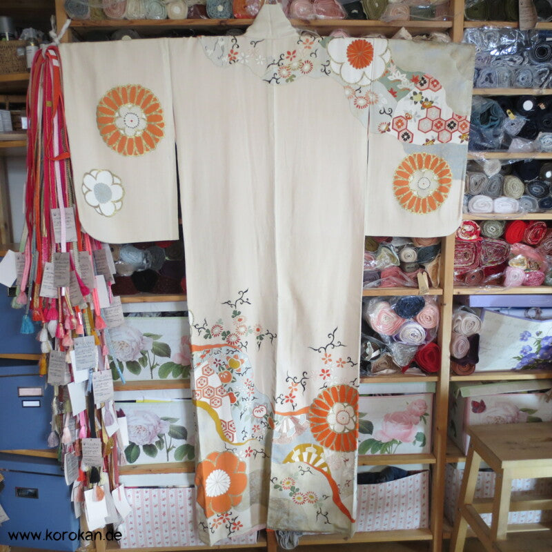 Genji Guruma, Chrysantheme, Gold Homongi