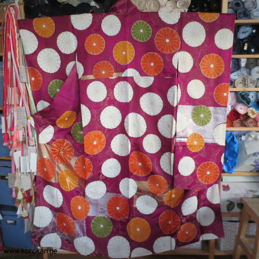 kaiserliche Chrysanthemen Seidendamast Furisode Kimono