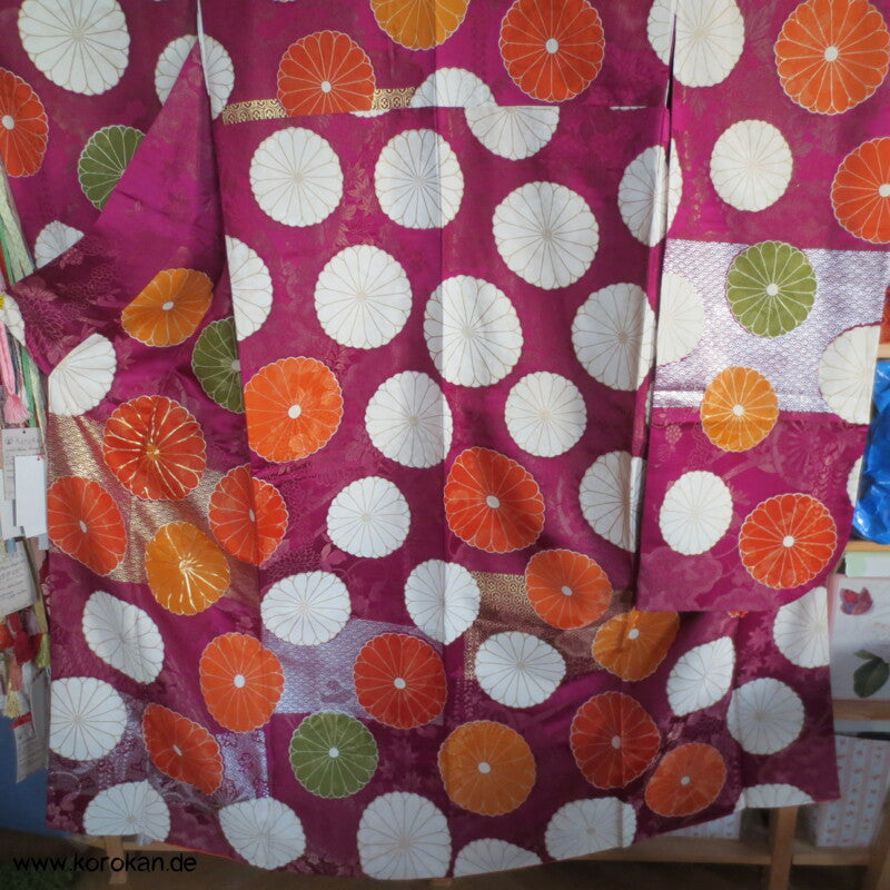 kaiserliche Chrysanthemen Seidendamast Furisode Kimono